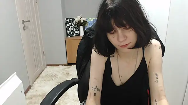 Snapshot of TinaQuiin chatting on October 17, 2025, 8:06 am TinaQuiin online show from October 17, 2025, 8:06 am