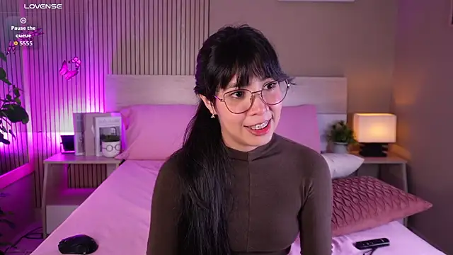 Snapshot of aprilqueenie chatting on May 30, 2026, 7:52 pm aprilqueenie online show from May 30, 2026, 7:52 pm