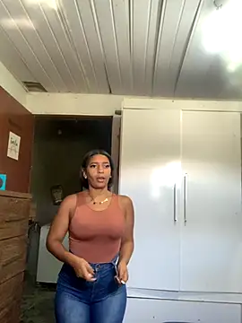 Crisschiavo online show from November 25, 2025, 1:11 pm