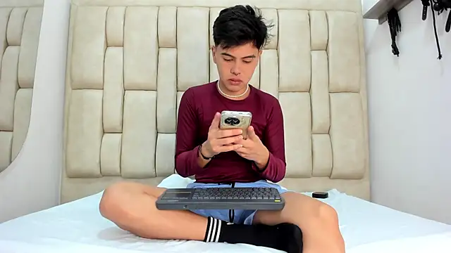 Snapshot of Felipe_Cold chatting on November 11, 2025, 2:39 am Felipe Cold online show from November 11, 2025, 2:39 am