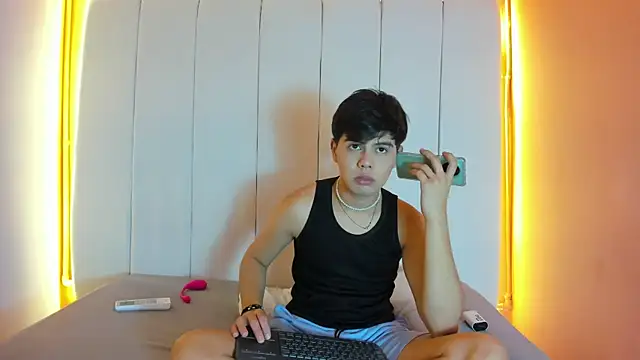 Snapshot of Felipe_Cold chatting on February 10, 2026, 2:54 am Felipe Cold online show from February 10, 2026, 2:54 am