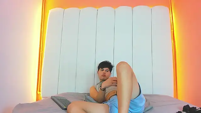 Snapshot of Felipe_Cold chatting on February 3, 2026, 2:21 am Felipe Cold online show from February 3, 2026, 2:21 am