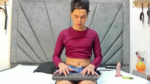 Snapshot of Felipe_Cold chatting on October 12, 2025, 2:18 pm Felipe Cold online show from October 12, 2025, 2:18 pm