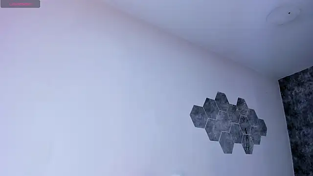 crystaldarliing online show from January 7, 2026, 6:35 pm