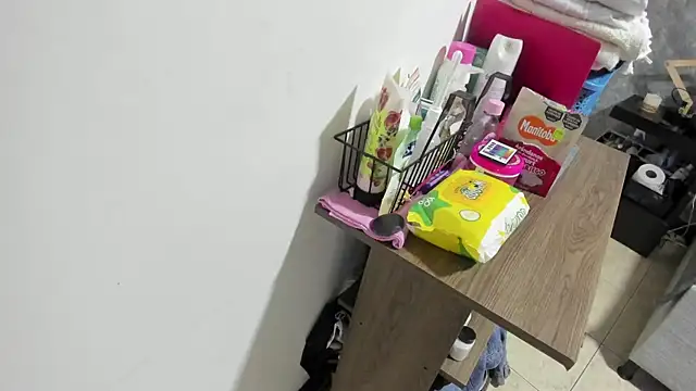 Snapshot of crystaldarliing chatting on February 19, 2026, 4:04 pm crystaldarliing online show from February 19, 2026, 4:04 pm