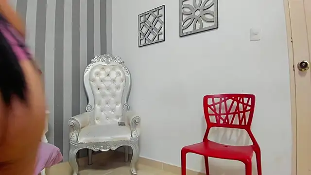 Salomee hernandez online show from November 24, 2025, 2:39 pm