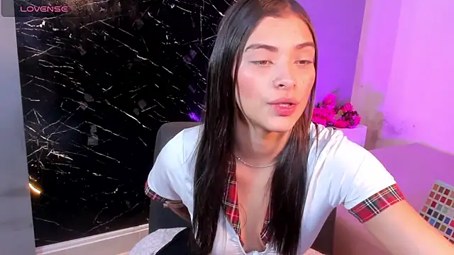 Hannacooper3 online show from October 23, 2025, 7:56 pm