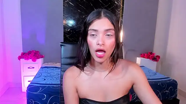 Hannacooper3 online show from September 23, 2025, 7:32 pm