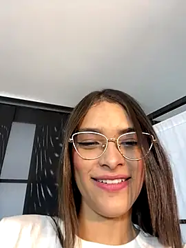 Hannacooper3 online show from November 25, 2025, 8:53 pm