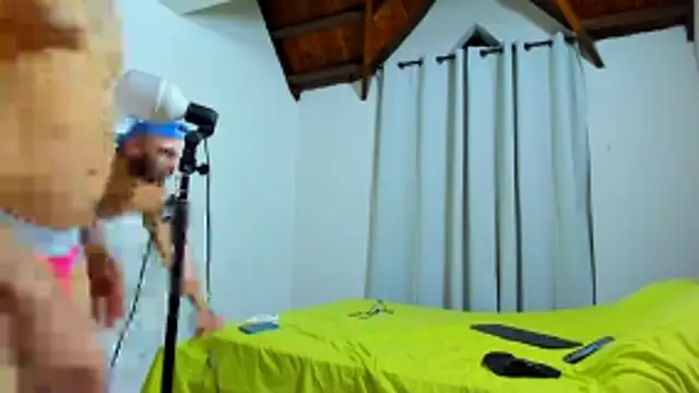 Hunter Hoott online show from December 14, 2025, 12:28 am