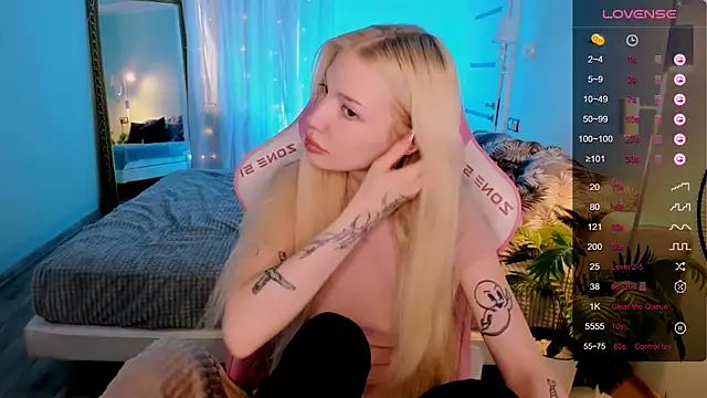 Snapshot of AnyaTaylor_ chatting on May 31, 2026, 2:28 am AnyaTaylor online show from May 31, 2026, 2:28 am