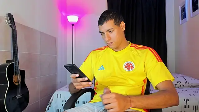 TeamPorn 19 online show from October 25, 2025, 3:28 am