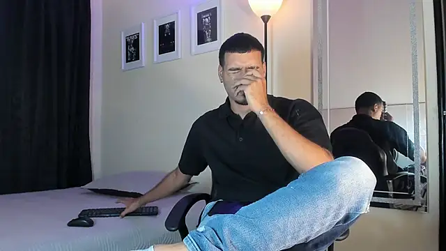 TeamPorn 19 online show from January 7, 2026, 12:15 am