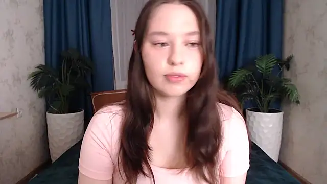 Snapshot of PureLedy chatting on February 10, 2026, 1:04 am PureLedy online show from February 10, 2026, 1:04 am