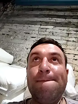 Snapshot of Ivandovxxxl_1010 chatting on September 28, 2025, 6:26 pm Ivandovxxxl 1010 online show from September 28, 2025, 6:26 pm