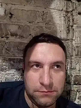 Snapshot of Ivandovxxxl_1010 chatting on November 16, 2025, 1:43 am Ivandovxxxl 1010 online show from November 16, 2025, 1:43 am