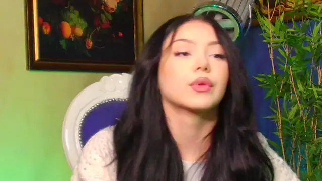 Snapshot of loewec chatting on October 4, 2025, 7:10 am loewec online show from October 4, 2025, 7:10 am