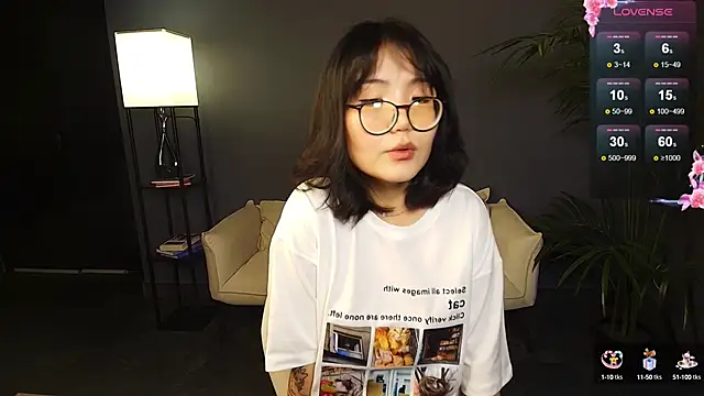Erikawai online show from September 18, 2025, 8:39 am
