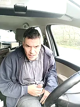 twitshe online show from November 20, 2025, 1:34 pm