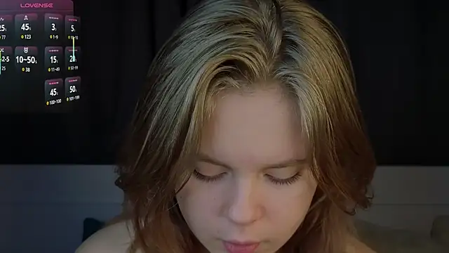 JulietteRain online show from December 15, 2025, 5:41 pm