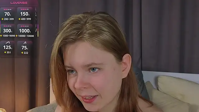 JulietteRain online show from November 28, 2025, 5:46 pm