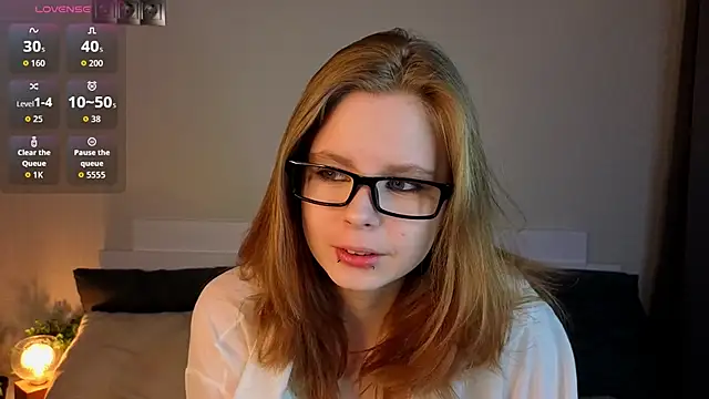 JulietteRain online show from April 3, 2026, 7:42 pm