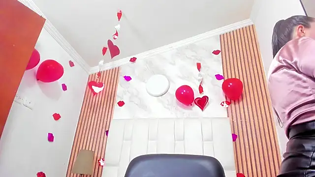 CharlotteSchmidtt online show from February 20, 2026, 11:34 am