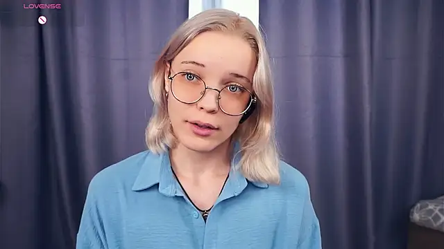 EdaKirkIin online show from October 13, 2025, 5:31 am