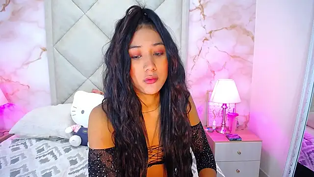 NinaBravura  online show from November 1, 2025, 1:16 pm