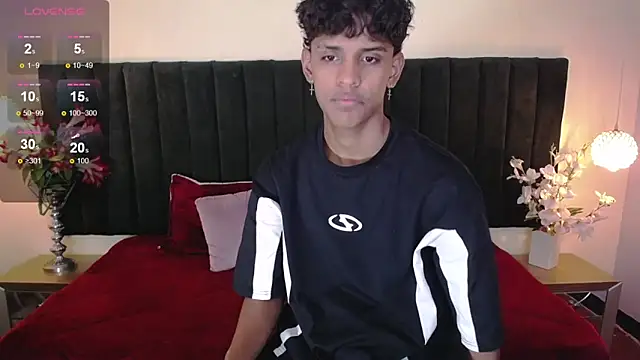 Snapshot of jhos_padill chatting on February 10, 2026, 1:21 pm jhos padill online show from February 10, 2026, 1:21 pm