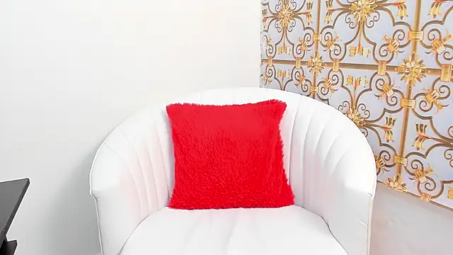 Snapshot of LittleMax23 chatting on October 29, 2025, 2:16 pm LittleMax23 online show from October 29, 2025, 2:16 pm