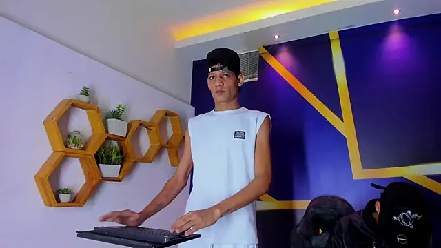 Snapshot of imperial_boys chatting on September 14, 2025, 3:29 am imperial boys online show from September 14, 2025, 3:29 am