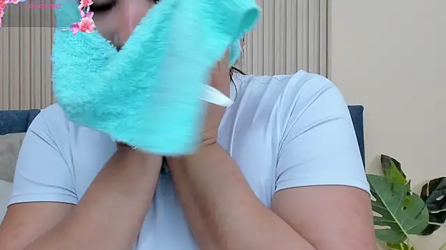 angel ponce online show from October 18, 2025, 7:05 pm