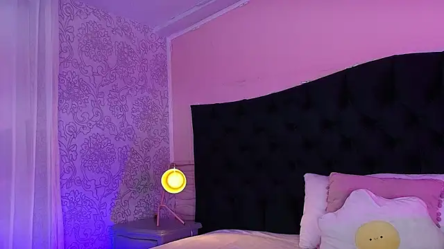 Hada Blue online show from April 15, 2026, 7:58 pm