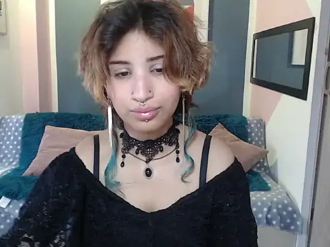 Snapshot of VenusMist chatting on September 15, 2025, 7:36 pm VenusMist online show from September 15, 2025, 7:36 pm