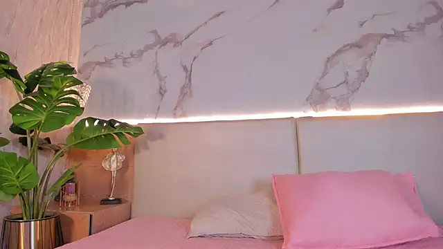 Celeste-Evanns online show from February 24, 2026, 7:48 pm