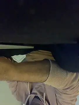 BurcuMertizmir online show from November 7, 2025, 10:46 pm