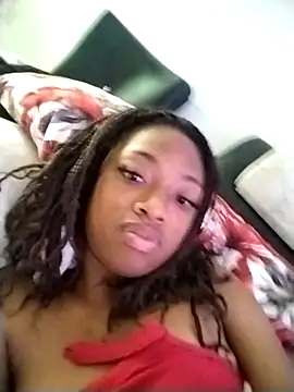 ElisabettaMonroy online show from February 9, 2026, 6:06 pm