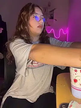 SoftLady S33 online show from April 21, 2026, 11:00 pm