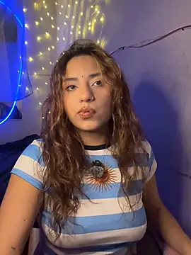 SoftLady S33 online show from June 23, 2026, 1:47 am
