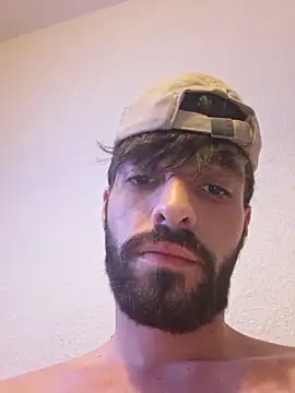 young swisscouple online show from April 5, 2026, 4:13 pm