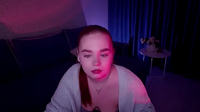 EmiRise online show from October 9, 2025, 3:51 am