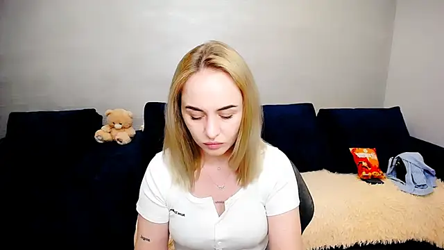 LiluMoon   online show from May 19, 2026, 3:41 pm