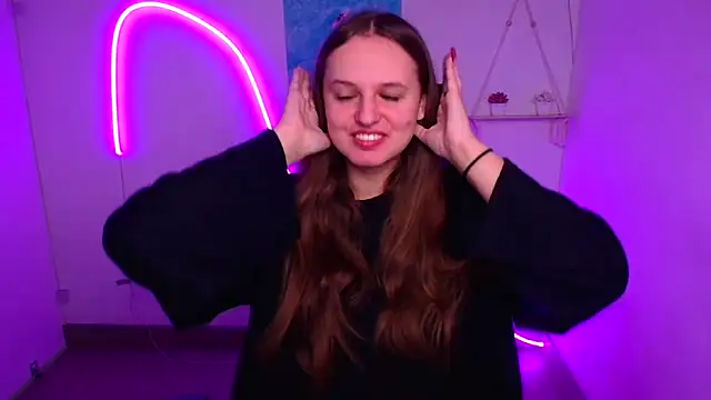 Aurora White online show from November 18, 2025, 6:50 am