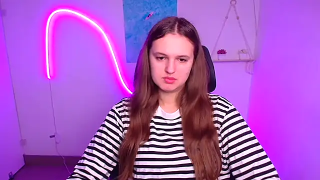 Aurora White online show from November 16, 2025, 6:40 am