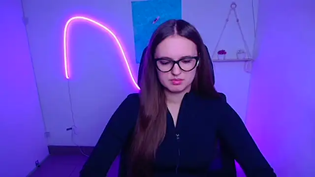 Aurora White online show from November 28, 2025, 12:27 pm