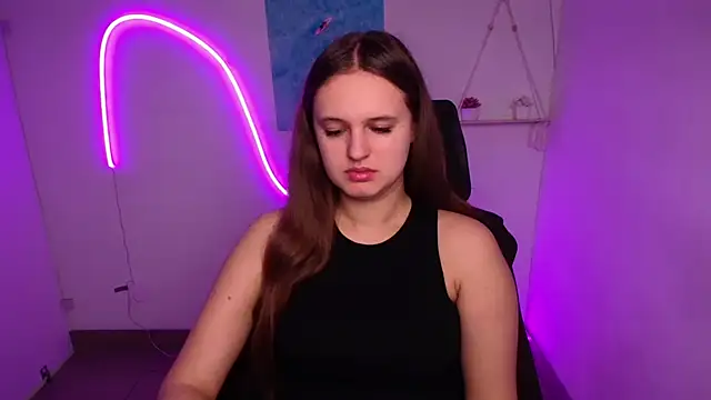 Aurora White online show from November 7, 2025, 6:40 am