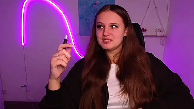 Aurora White online show from October 20, 2025, 11:22 am