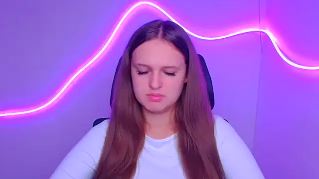 Aurora White online show from September 19, 2025, 11:14 am