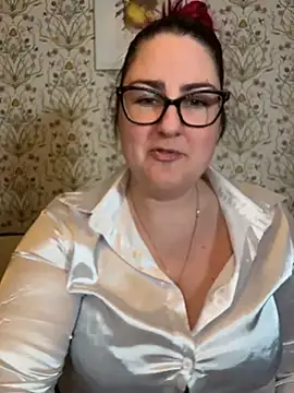 Lacey-BBW online show from November 25, 2025, 10:32 pm